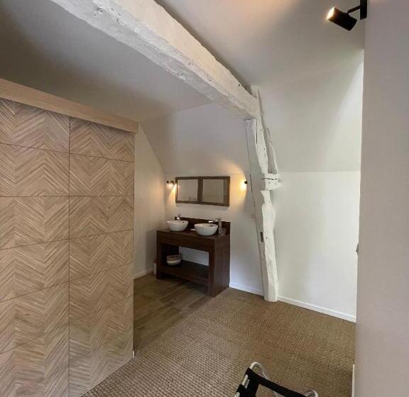 Четырехместный Номер Deluxe, Manoir D Hastings