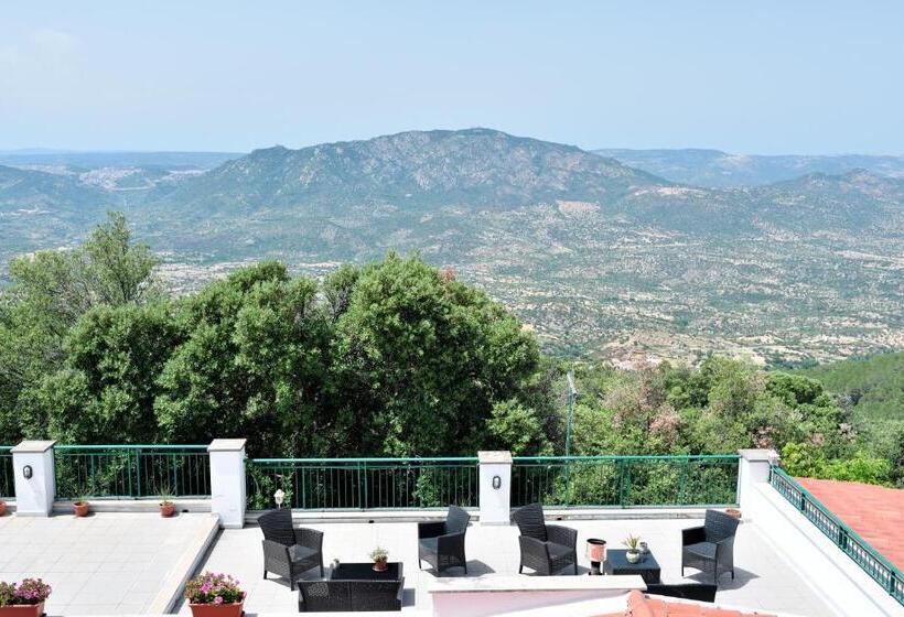 اتاق استاندارد یک نفره, S'enis Monte Maccione