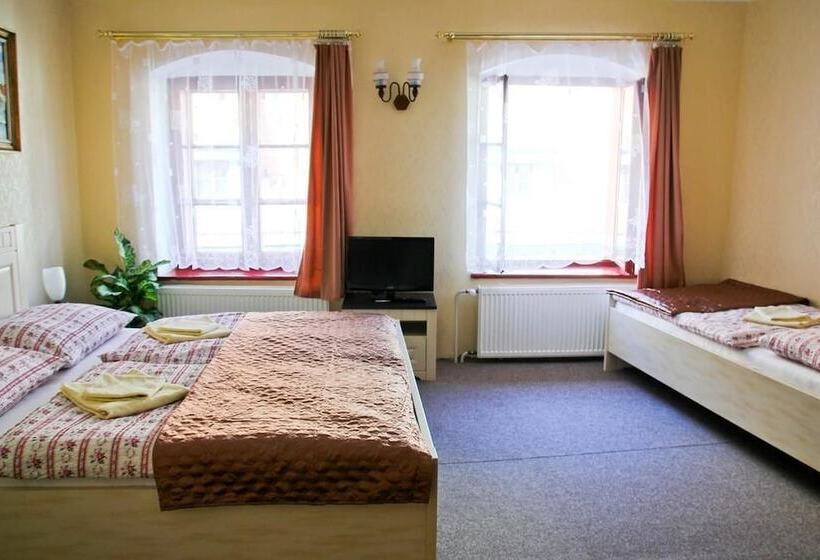 4인용 스탠다드 룸, Mini Hotel Abraka & Apartments
