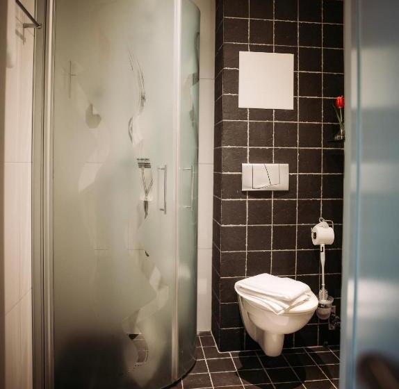 Семейный Номер, åtellet Hotell