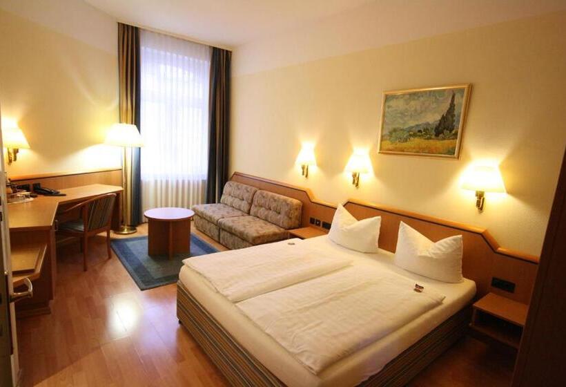 اتاق استاندارد چهار تخته, Altstadt