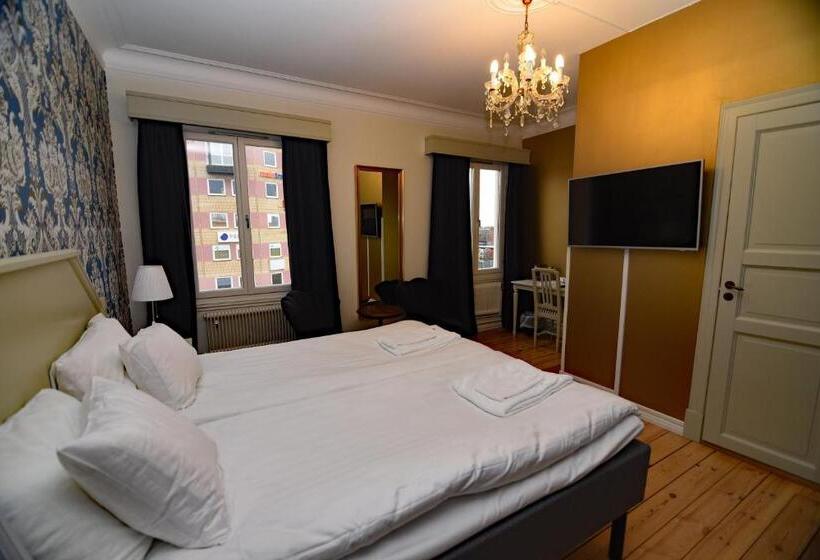 Номер Стандарт, Park Hotel Linköping Fawlty Towers