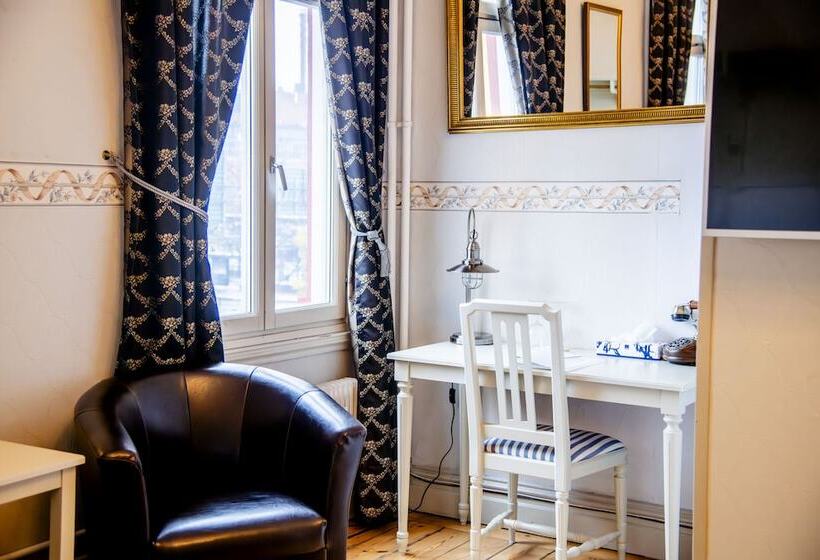Номер Стандарт, Park Hotel Linköping Fawlty Towers