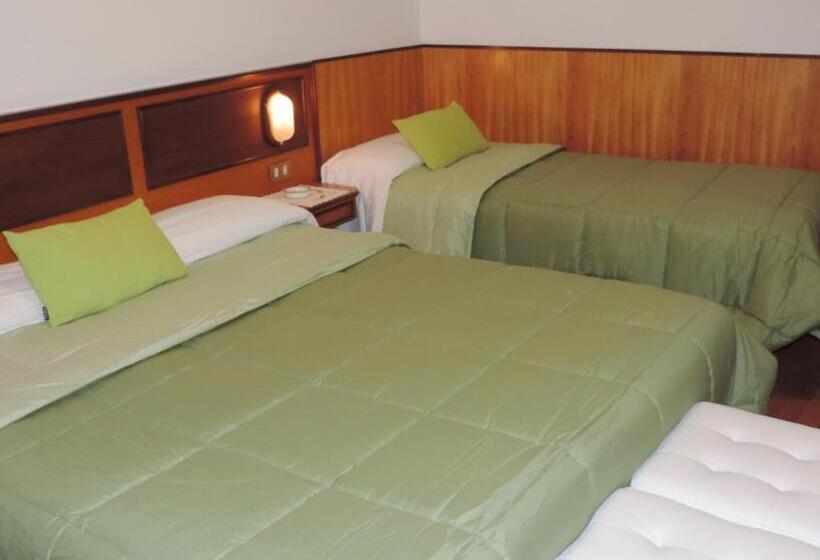 Economy Triple Room, Signa