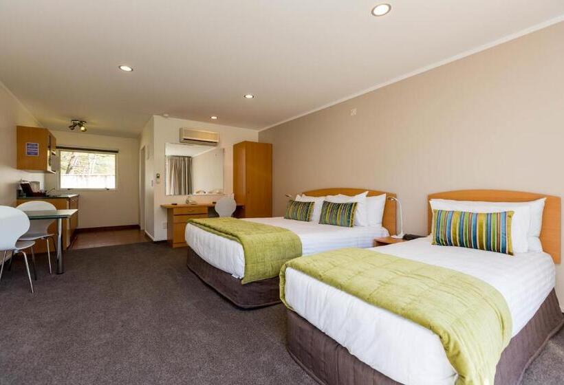 이그제큐티브 스튜디오, Aspen Court Motel Taihape