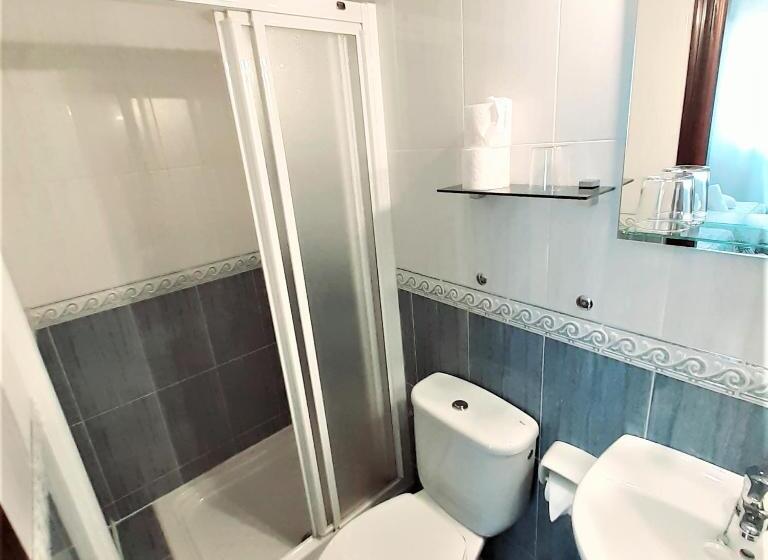 Quarto Quádruplo Estandar, Hostal Kokkola