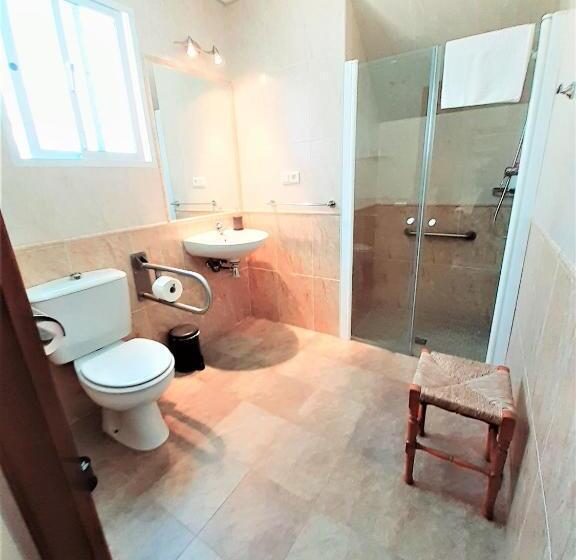 Quarto Estandar para Deficientes Físicos, Hostal Kokkola