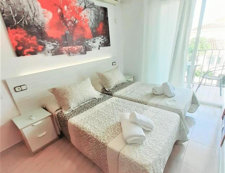 Номер Стандарт с Балконом, Hostal Kokkola