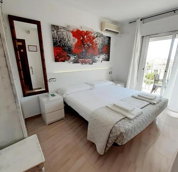 Номер Стандарт с Балконом, Hostal Kokkola