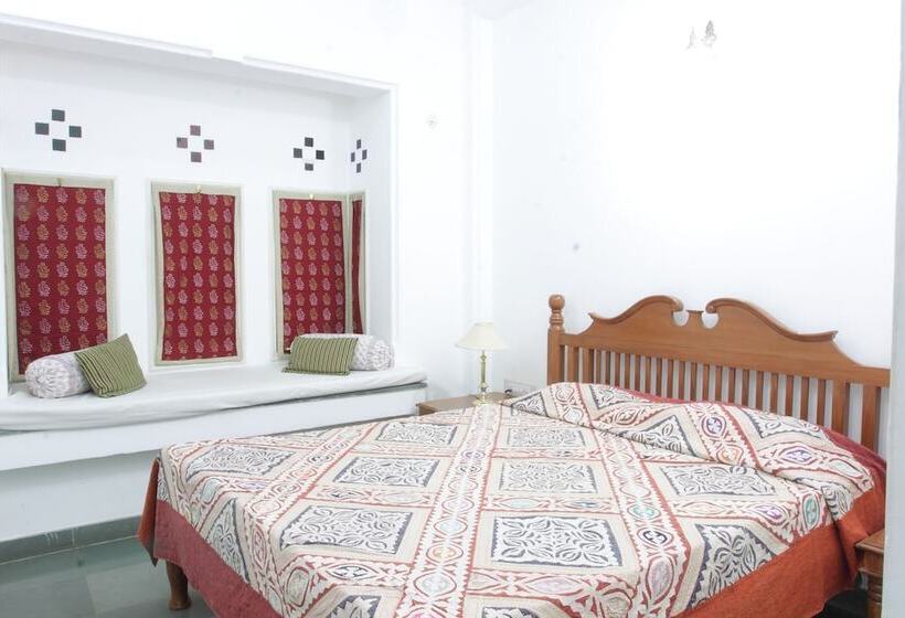 Quarto Estandar, Aashiya Haveli