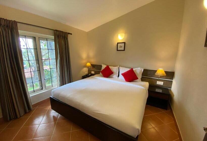 سوییت لوکس, Green Pastures   A Hill Country Resort