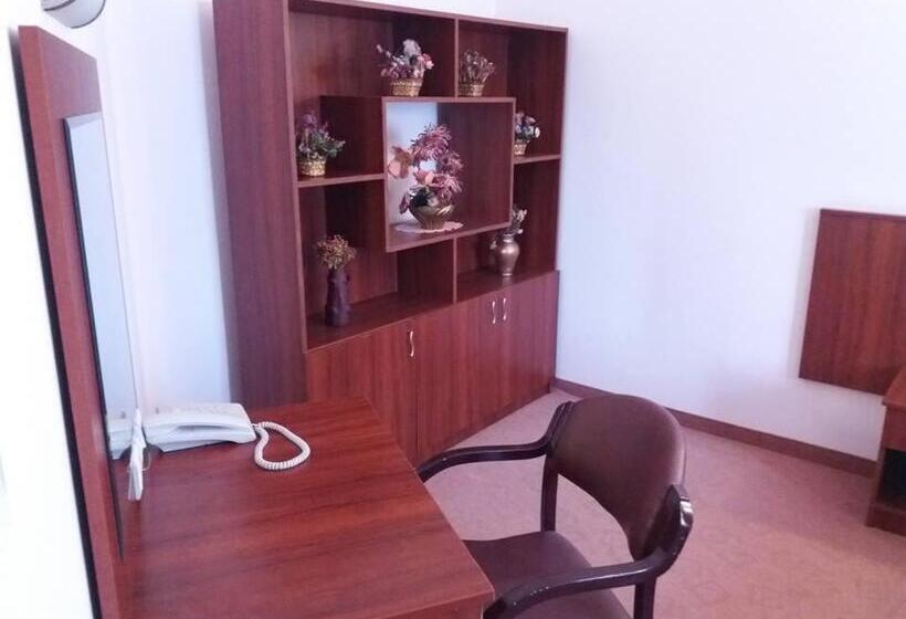 Habitación Familiar, Oxa Doo