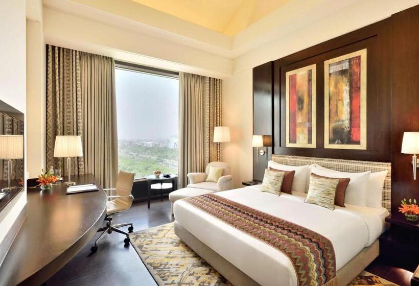 Номер Deluxe, Radisson Noida