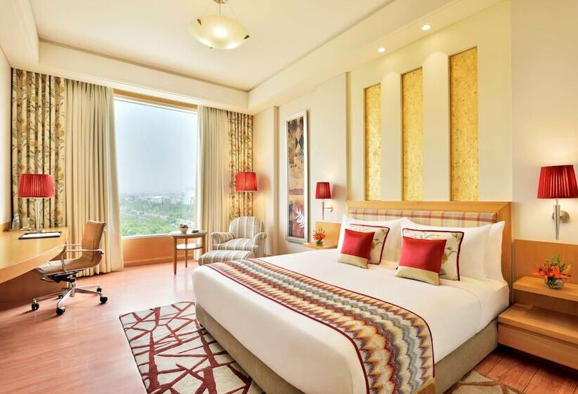 Номер Премиум, Radisson Noida
