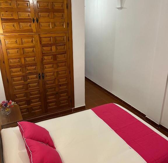 اتاق استاندارد, Hostal Ciudad Encantada