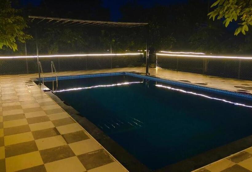 Номер Стандарт Вид на Сад, Raghunandan Resort
