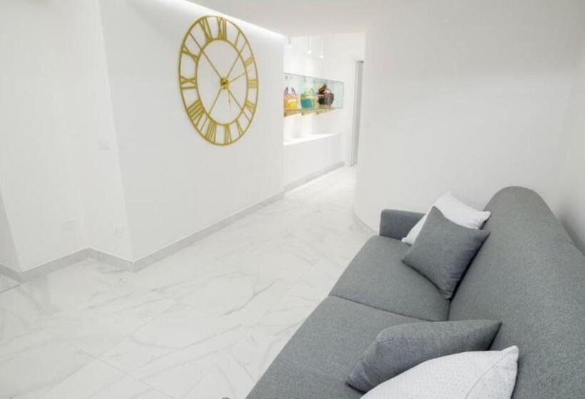 Номер Deluxe Кровать Кинг, Marinisa Suite Luxury Room