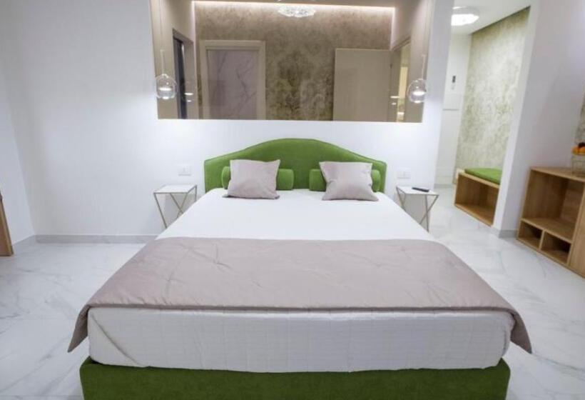 Номер Superior Кровать Кинг, Marinisa Suite Luxury Room