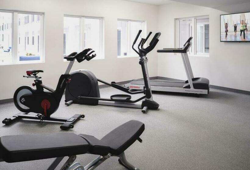 Люкс, Stayapt Suites Dothan