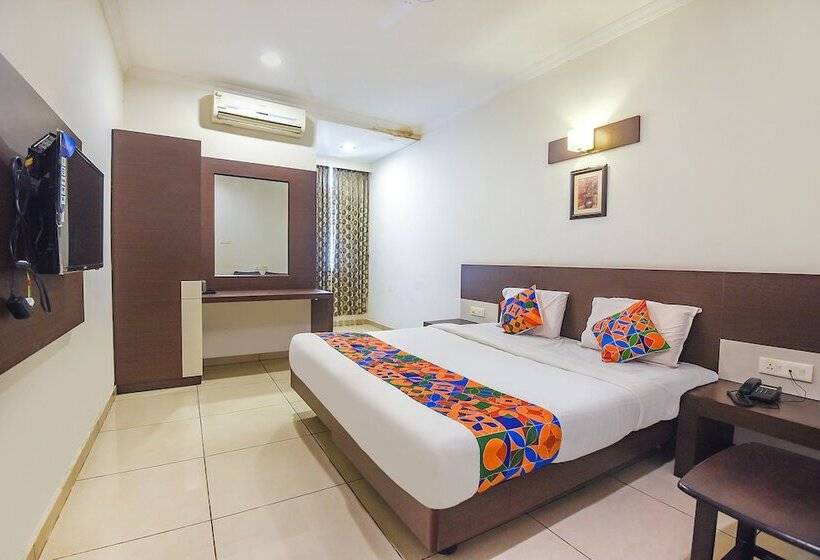 豪华房间, Fabhotel White Clouds