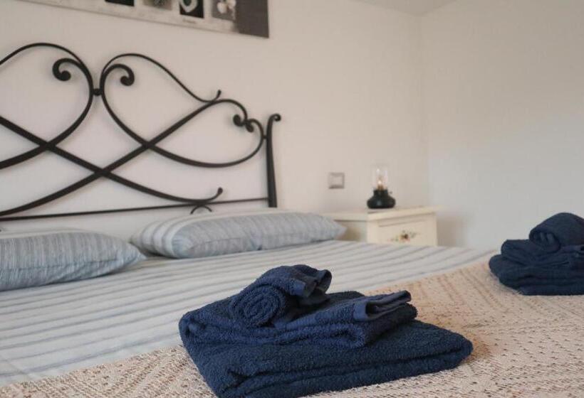اتاق استاندارد با تخت بزرگ, B&b La Marinella