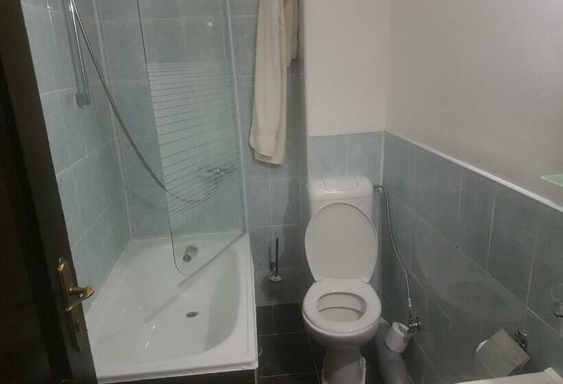 اتاق استاندارد سه نفره, Casa David