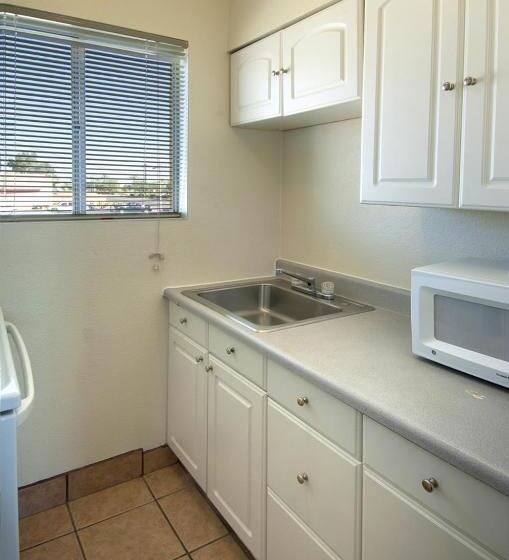 Номер Deluxe, American Executive Inn Mesa