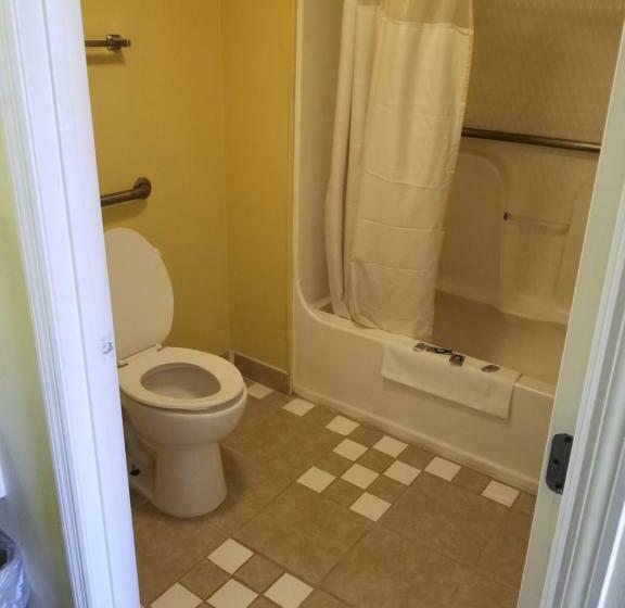 Стандартный Номер Кровать Кинг, Americas Best Inn   Savannah I 95
