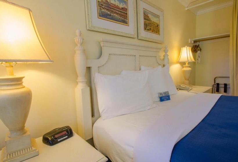 标准间, Continental Inn