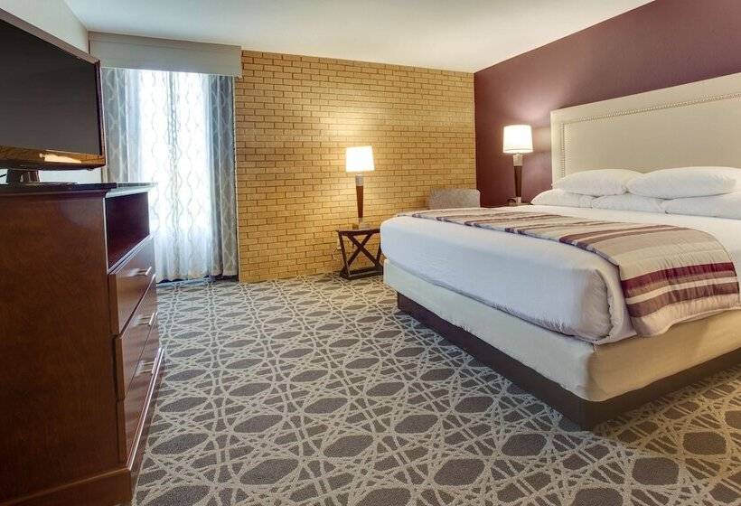 Suite, Drury Inn & Suites Louisville East