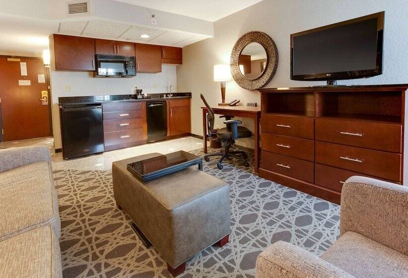 سوییت, Drury Inn & Suites Louisville East
