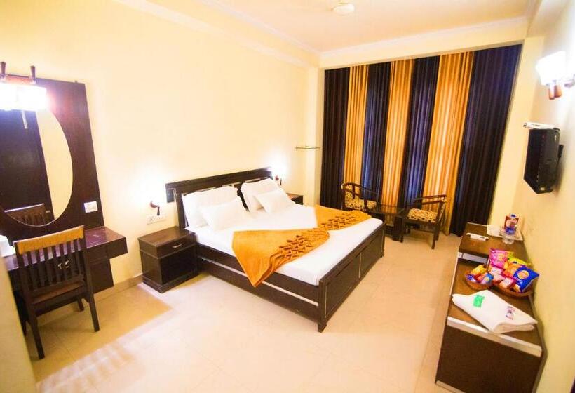 اتاق لوکس سه تخته, Hong Kong Inn