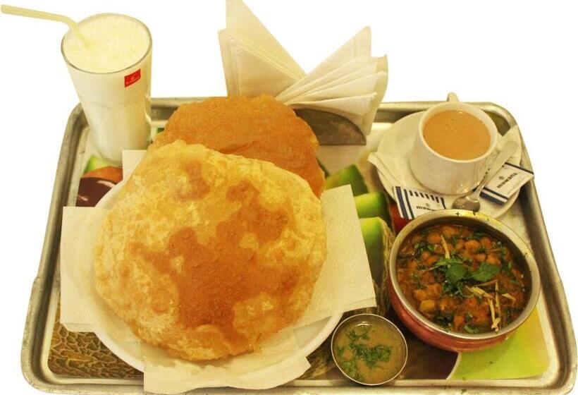 اتاق لوکس خانوادگی, Hong Kong Inn