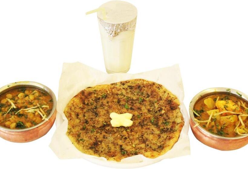 اتاق لوکس سه تخته, Hong Kong Inn