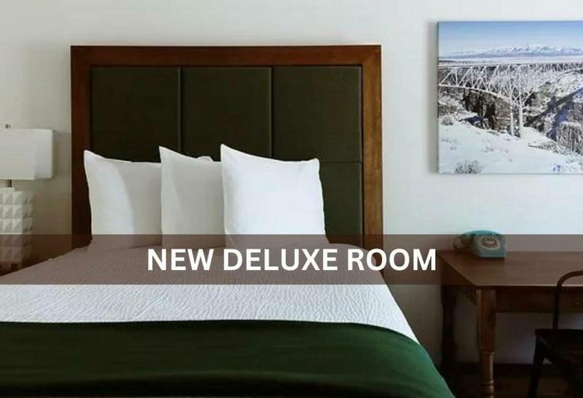 クイーンベッドのデラックスルーム, Taos Valley Lodge