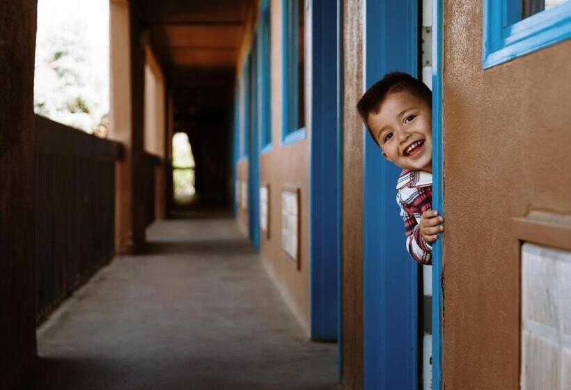 クイーンベッドのデラックスルーム, Taos Valley Lodge