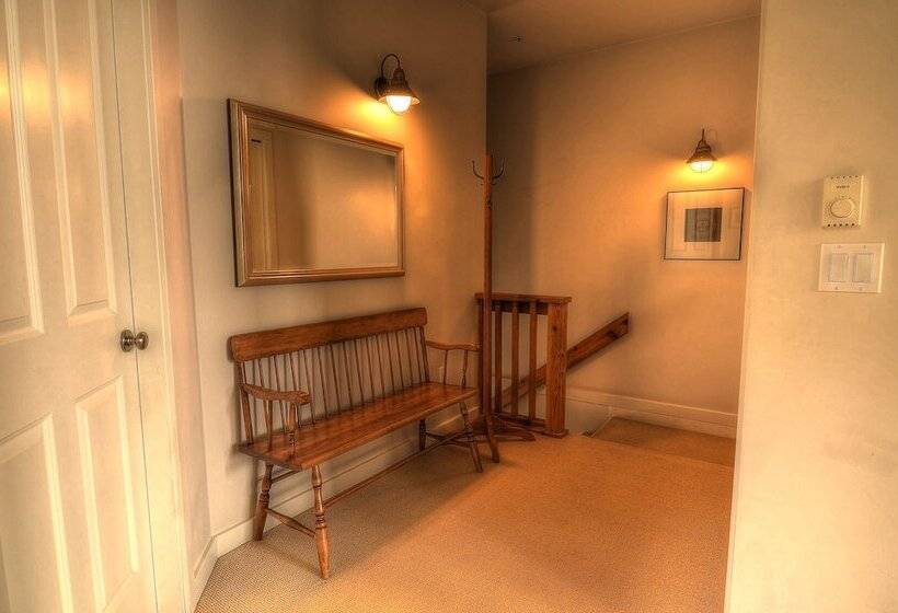 Люкс с Видом, Waters Edge Shoreside Suites