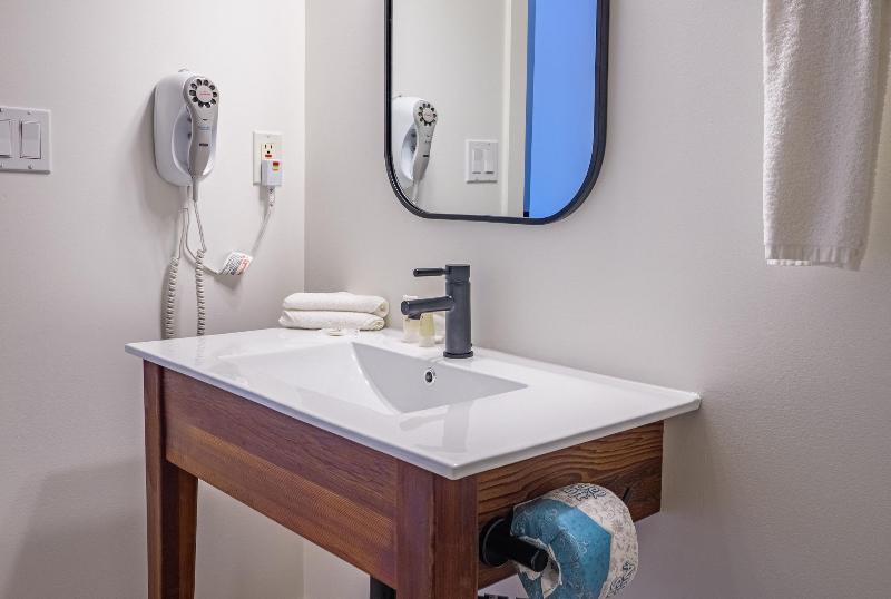 Люкс с Видом, Waters Edge Shoreside Suites
