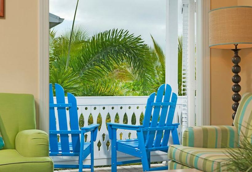 מיטת קינג בסוויטה, Parrot Key Hotel & Villas