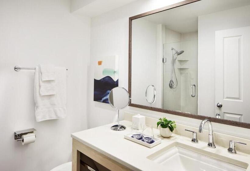 סוויטת 2 חדרי שינה, Parrot Key Hotel & Villas
