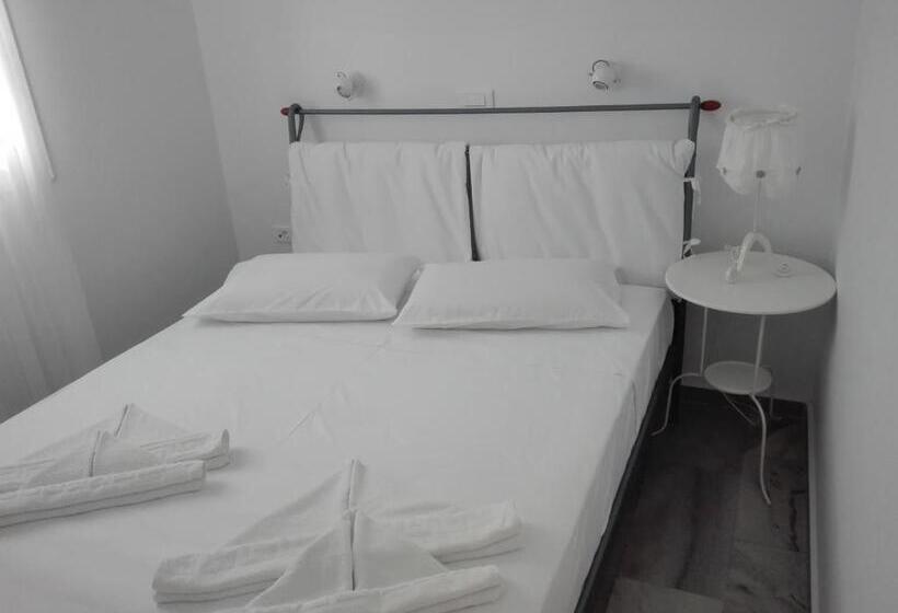 Apartamento 1 Quarto Rés-do-chão, Villa Irini