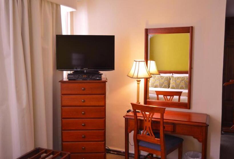 Четырехместный Номер Стандарт, La Carolina Inn