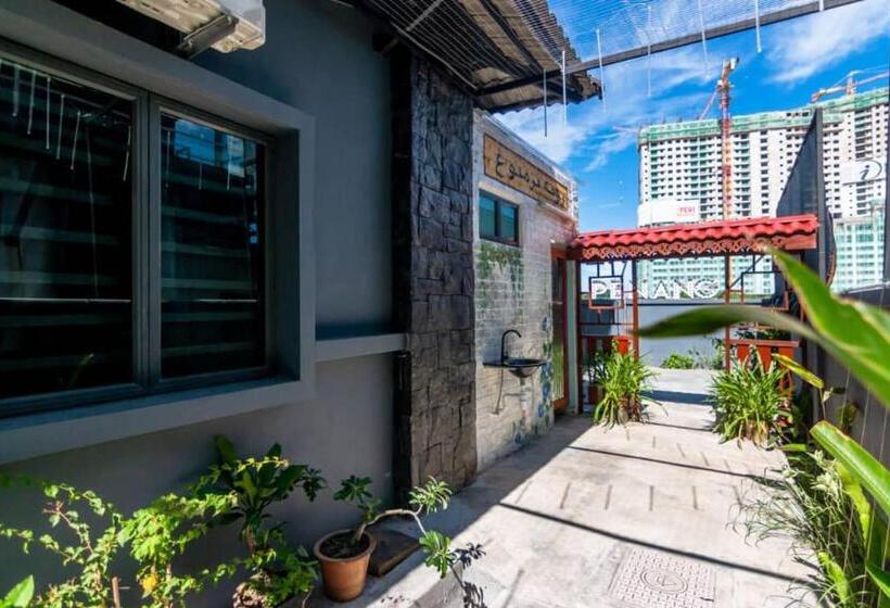 Студио Стандарт Вид на Сад, The Lov Penang