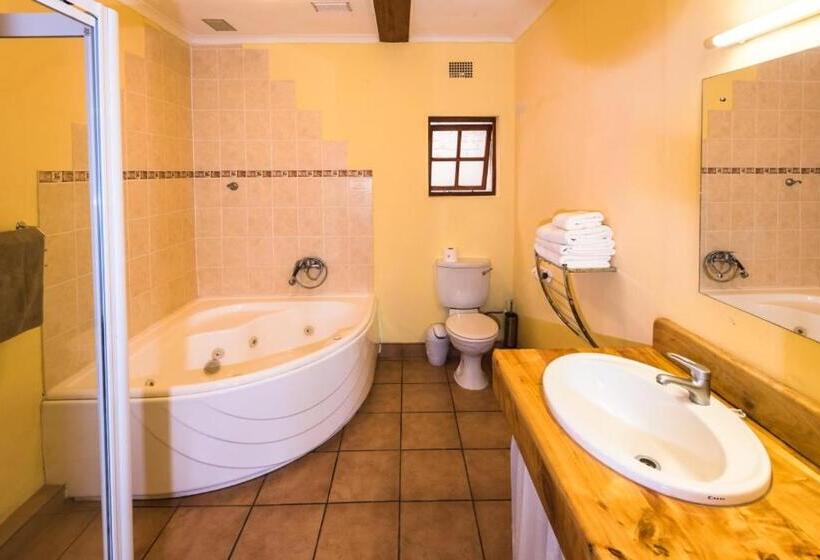 اتاق لوکس با وان آب گرم, French Lodge International