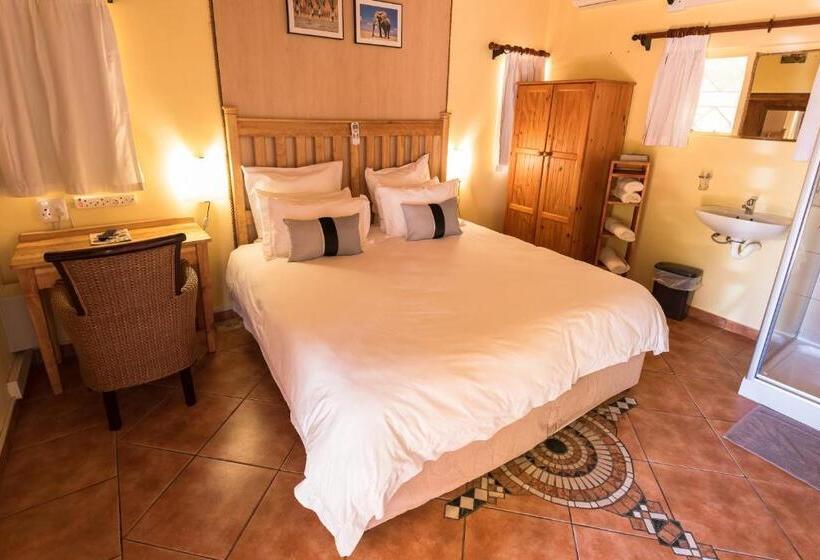 اتاق لوکس با وان آب گرم, French Lodge International