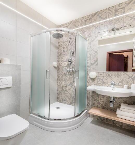 Номер Deluxe, Gotyk