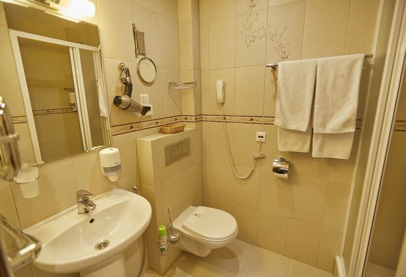 Quarto Estandar, Le Vashoff