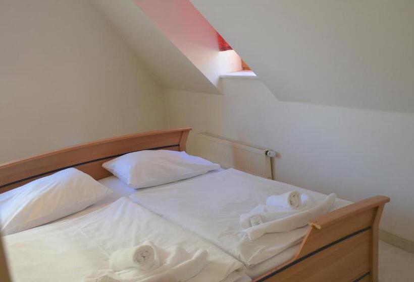 Quarto Dúplex, Petr
