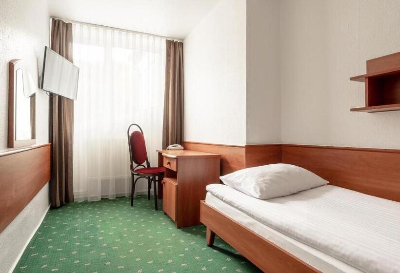 Quarto Estandar Individual, Wilga