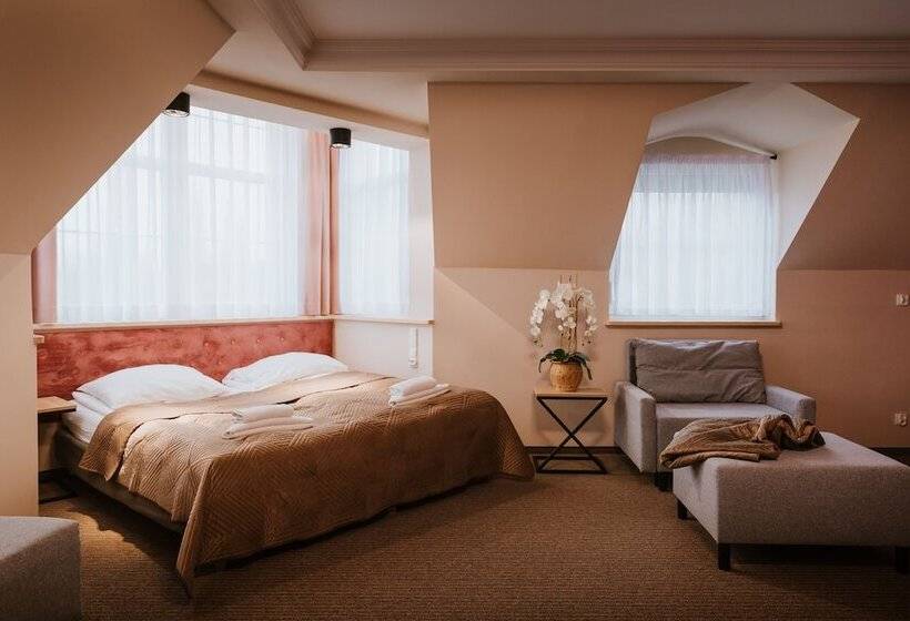 اتاق استاندارد سه نفره, Villa Palladium